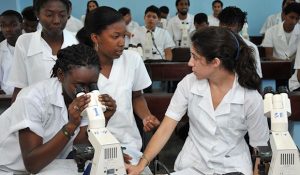 estudiantes cubanos