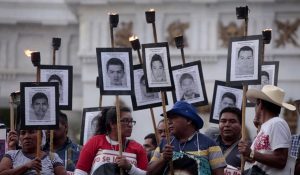 padres ayotzinapa