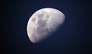 moon-1527501_960_720