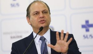 ministro de salud + rodrigo barros + brasil