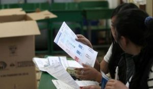2018-02-05t012249z_1_lynxmpee1401o_rtroptp_4_ecuador-politics