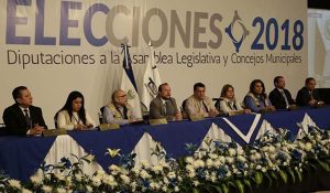 TSE-Salvador-escrutinio-elecciones-FotoEFE_MEDIMA20180305_0338_31