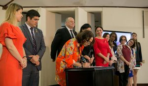 Firma_Declaratoria_InteresNacional_Lucha_ViolenciacontralasMujeres_CasaPresidencial_August-14-2018_0802