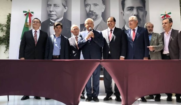 amlo + colaboradores