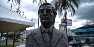nestor quito busto