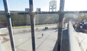 La carcel y el barrio