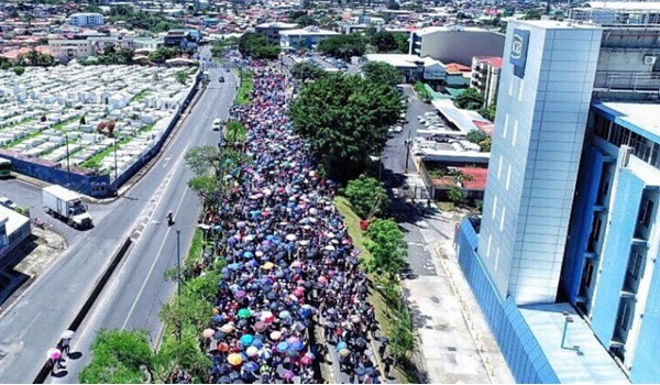Huelga en Costa Rica multitudinaria marcha en rechazo a la represión