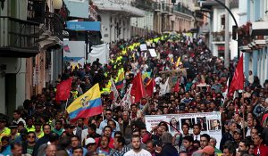 CINCO POLICÍAS HERIDOS EN INCIDENTES EN MARCHA CRITICA AL GOBIE