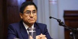 Cesar Hinostroza Perú