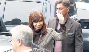 CristinaSaludando
