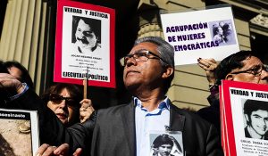 Diputados se suman a protesta contra libertad a exagentes de Pinochet
