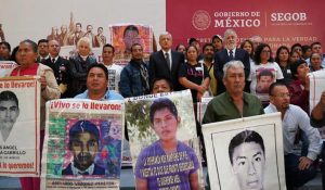 AMLOAyotzinapa