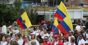 Ciudadanos-colombianos-marchan-contra-el-terrorismo-en-Bogotá