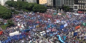 argentina marcha movilizacion contra el ajuste tierra techo trabajo