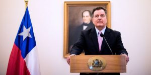 Roberto Ampuero canciller Chile