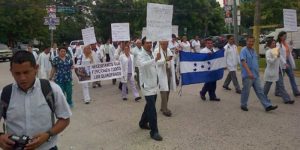 Protesta médicos maestros honduras