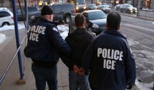 policia eeuu-deportaciones