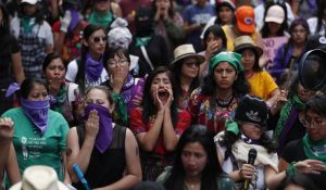 Caminata en conmemoracin del da internacional de la mujer en Guatemala.
