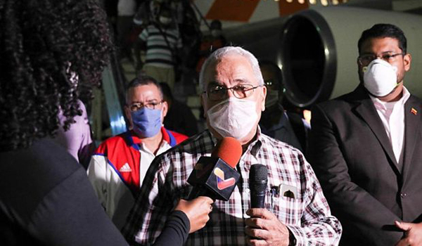 Foto: Una brigada de especialistas y otra con 130 médicos cubanos fueron enviados a Venezuela para ayudar a combatir el nuevo coronavirus.