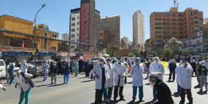 médicos
