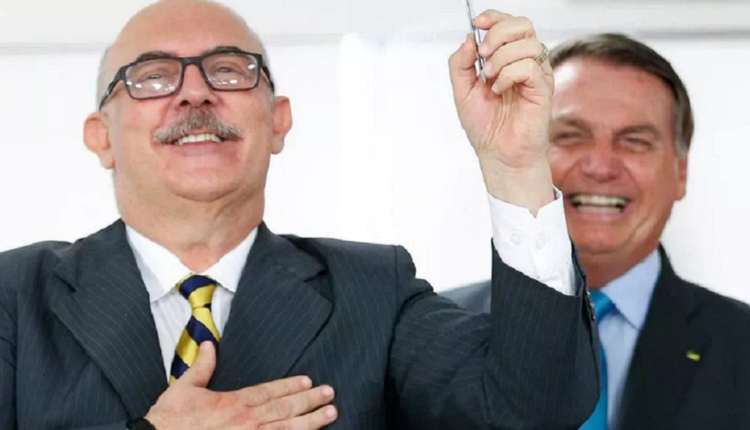 Oposición denuncia a Bolsonaro y a su ministro de Educación por audio en el que dicen "favorecer a evangélicos" - NODAL