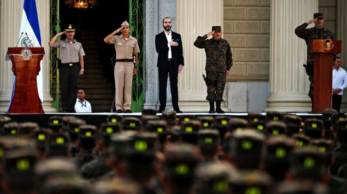 El Salvador se desliza hacia el autoritarismo – Por Jonathan Ng