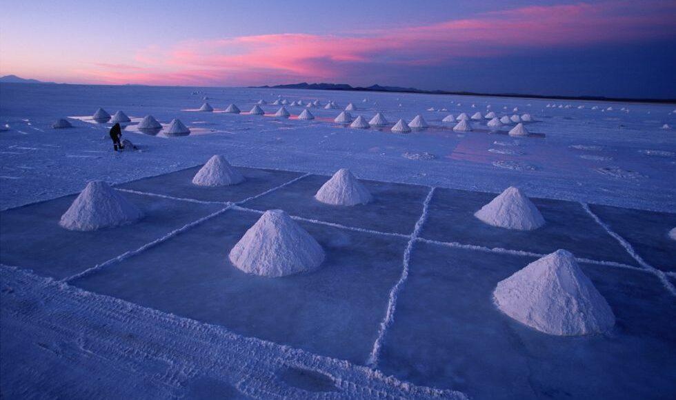 El-salar-de-Uyuni-en-Bolivia-es-la-mayor-reserva-de-litio-del-mundo.