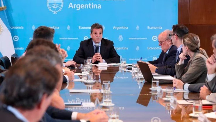 https://www.nodal.am/wp-content/uploads/2023/03/massa-argentina-economia-FMI.jpg