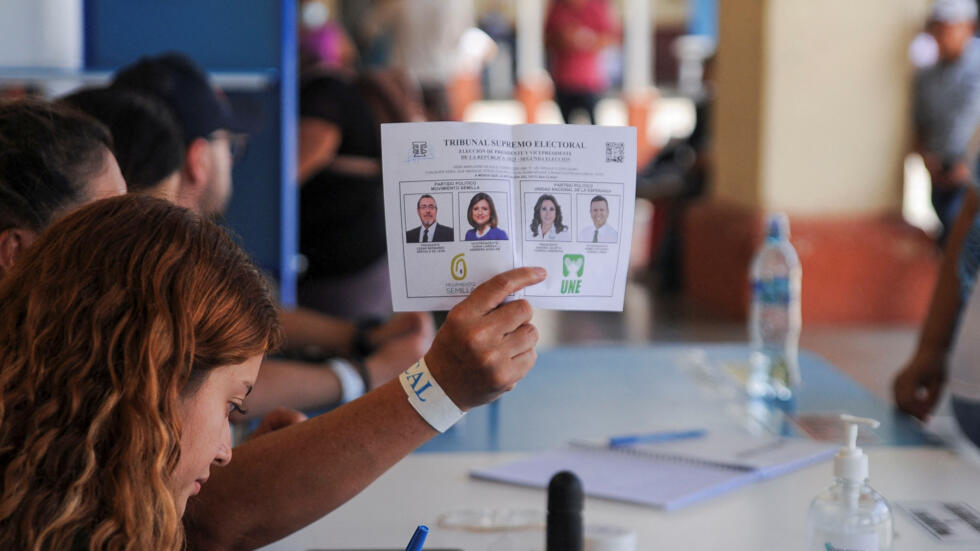 Guatemala El conteo de votos arroja primeros resultados preliminares luego de dos incidentes