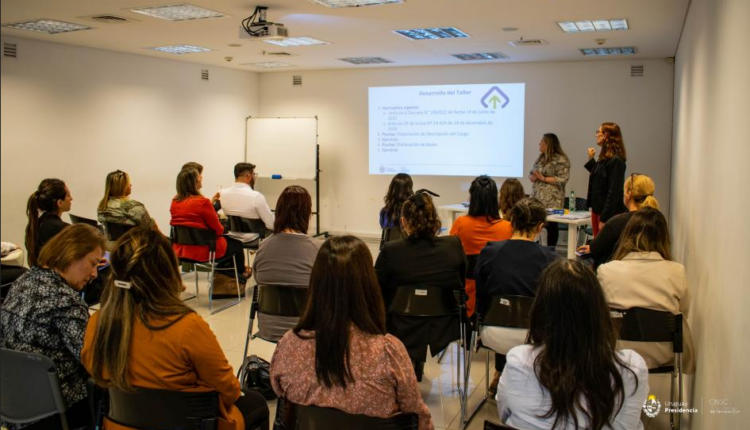 https://www.nodal.am/wp-content/uploads/2024/05/uruguay-empleo-publico-750x430.png