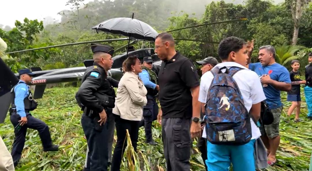 Imagen del artículo: Honduras | El helicóptero de Xiomara Castro realizó un aterrizaje forzoso por mal clima y la presidenta se encuentra a salvo