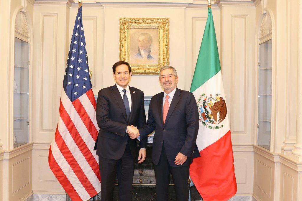 Imagen del artículo: Delegación mexicana se reunió con el Departamento de Estado de EEUU y abordaron temas de tráfico de drogas ilícitas y tráfico de armas.